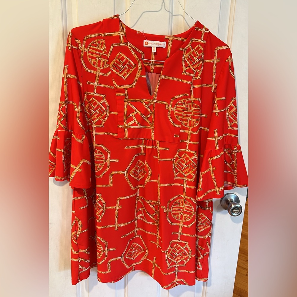 JUDE CONNALLY..TUNIC TOP